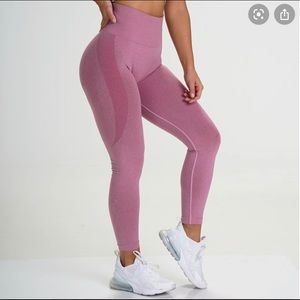 NVGTN seamless leggings in pastel pink SM